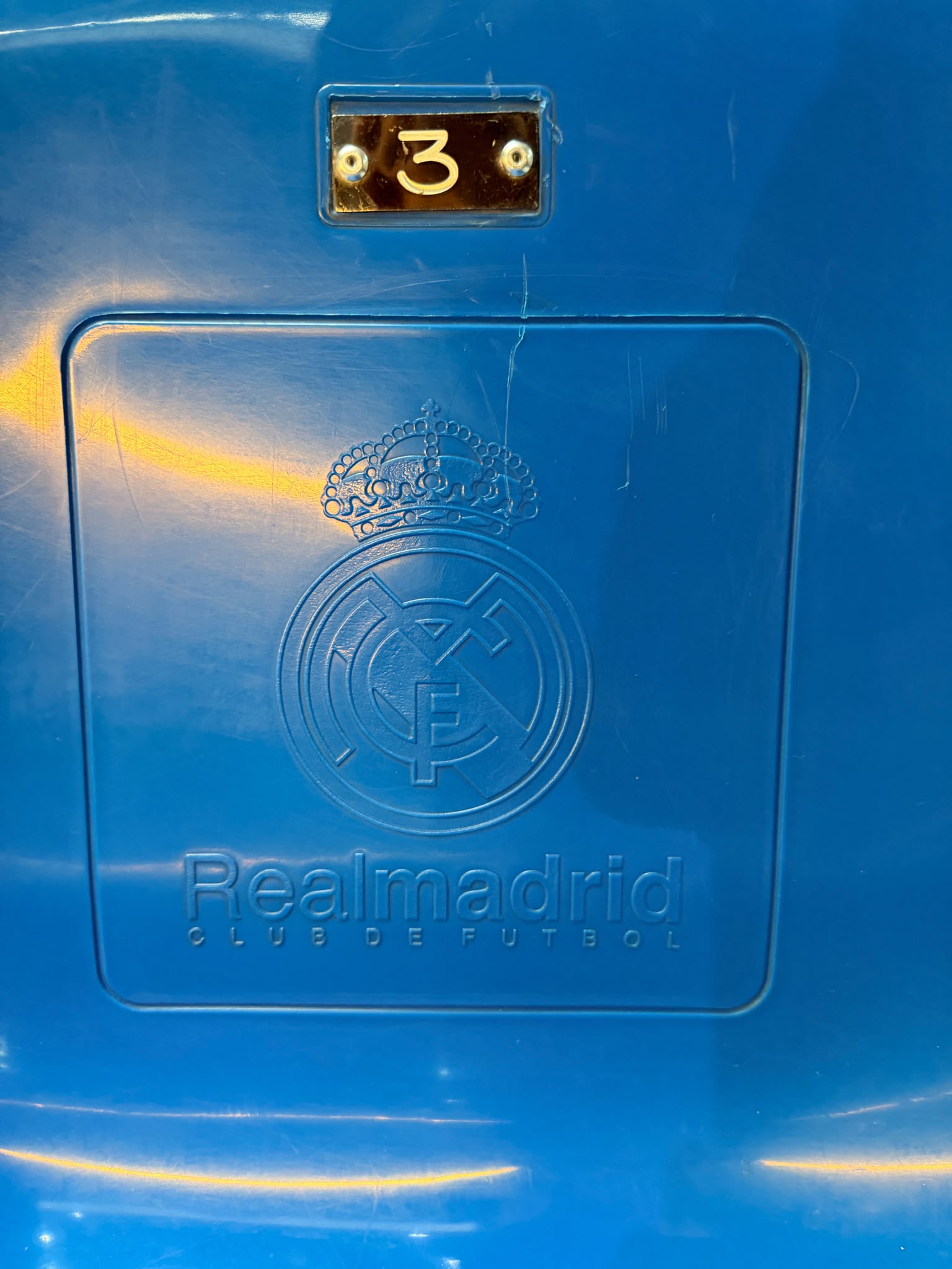 Roberto Carlos Bernabeu stool